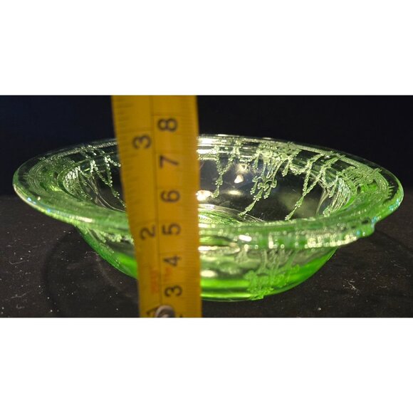Green Depression Glass Serving Bowl With Intricate Cameo Floral & Garland Design - Picture 8 of 9